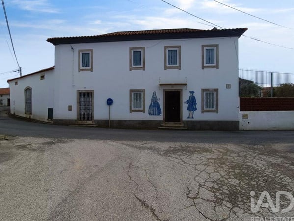 House in Marteleira - view 1