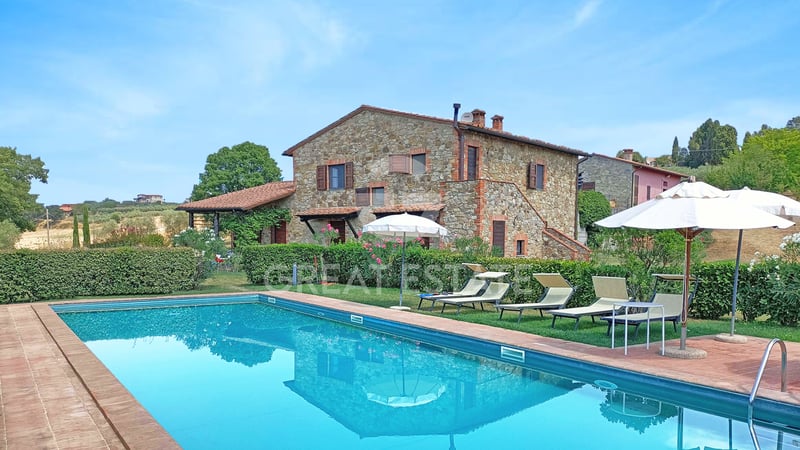 House in Castiglione del Lago - view 1