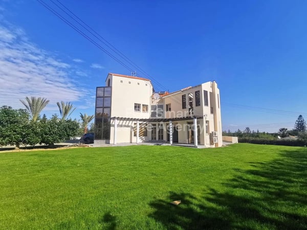 House in Geri - view 1