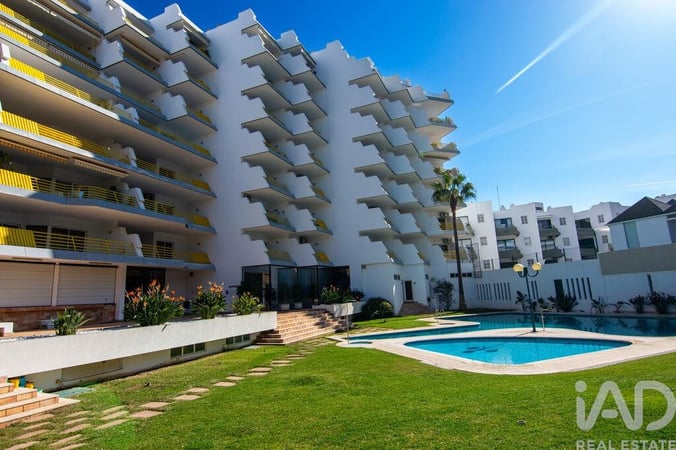 Apartment in Quarteira - view 1