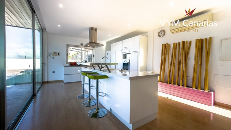 Villa in Costa Adeje - view 1