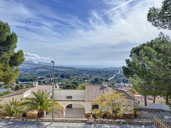 Villa in la Nucia - view 1