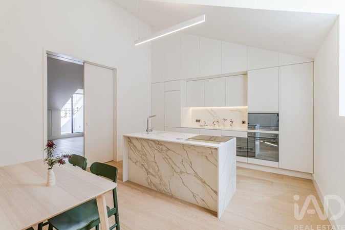 Apartment in Santa Maria Maior - view 1