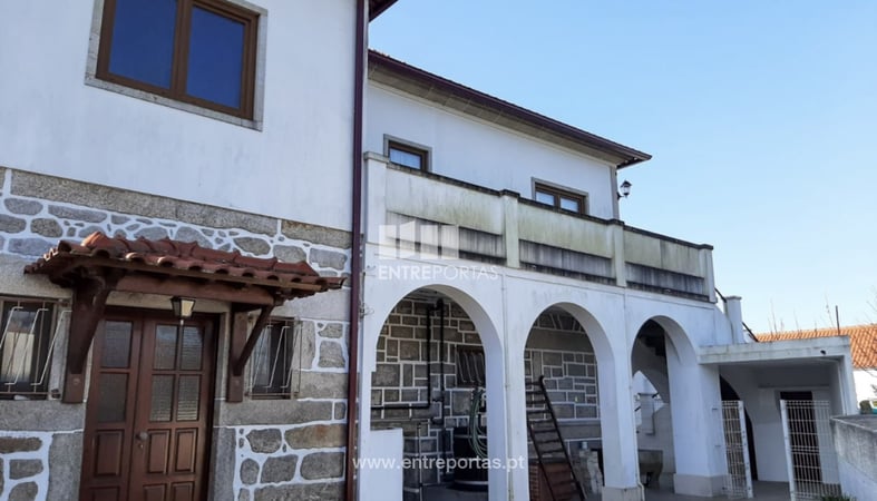 House in Vila Fria - view 1