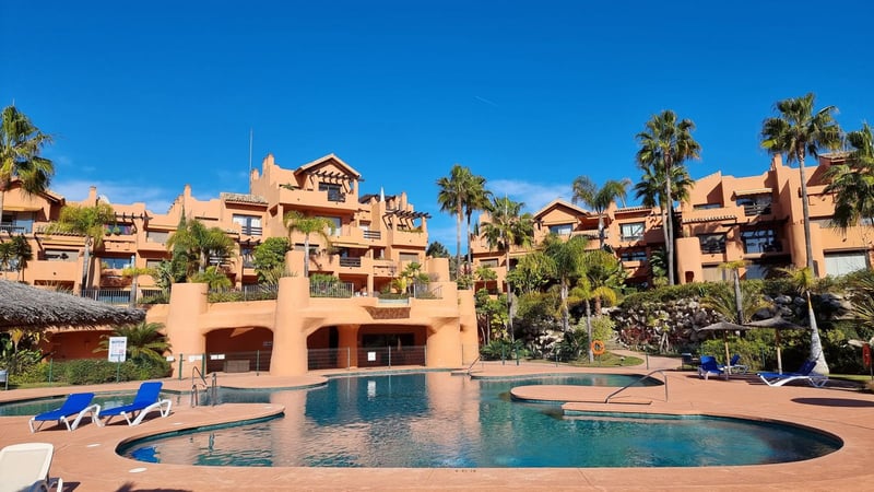 House in Estepona - view 1