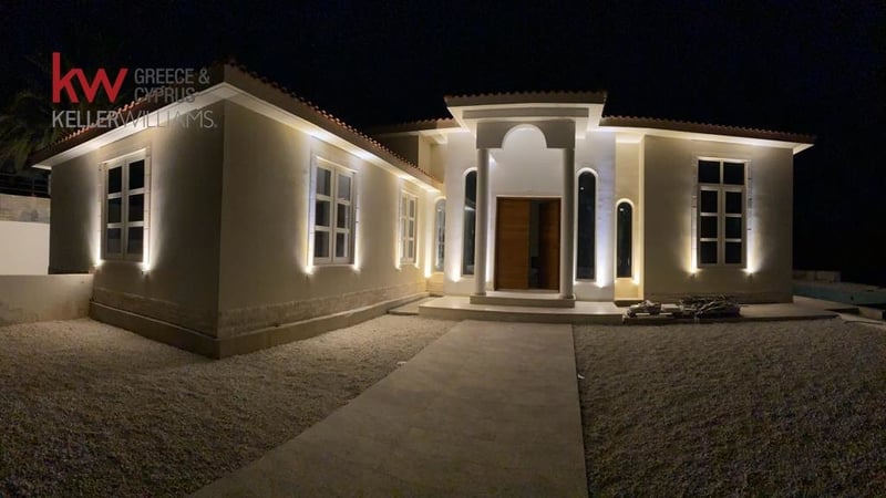 House in Armou - view 1