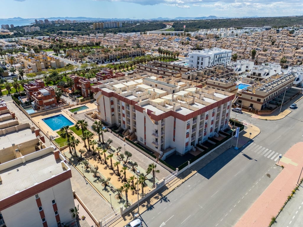Apartment in Cabo Roig - Image 3