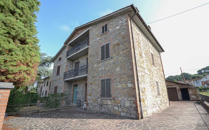 House in Monteleone d'Orvieto - view 1