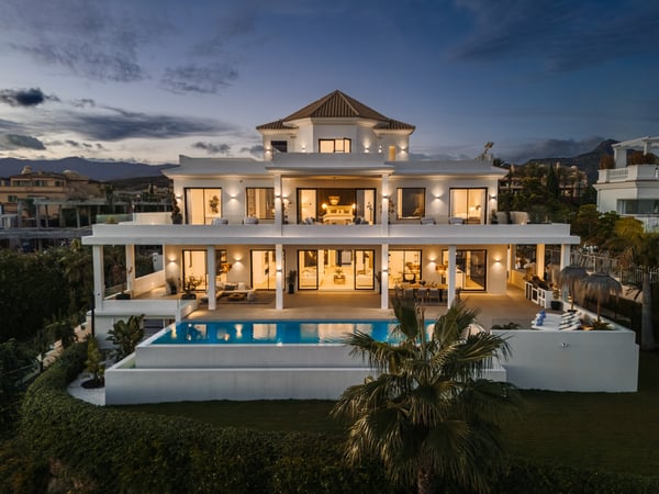 Villa in Benahavis - view 1