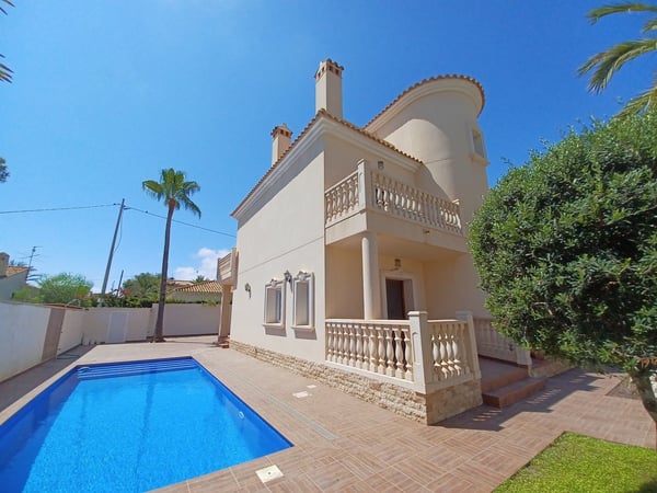 Villa in Cabo Roig - view 1