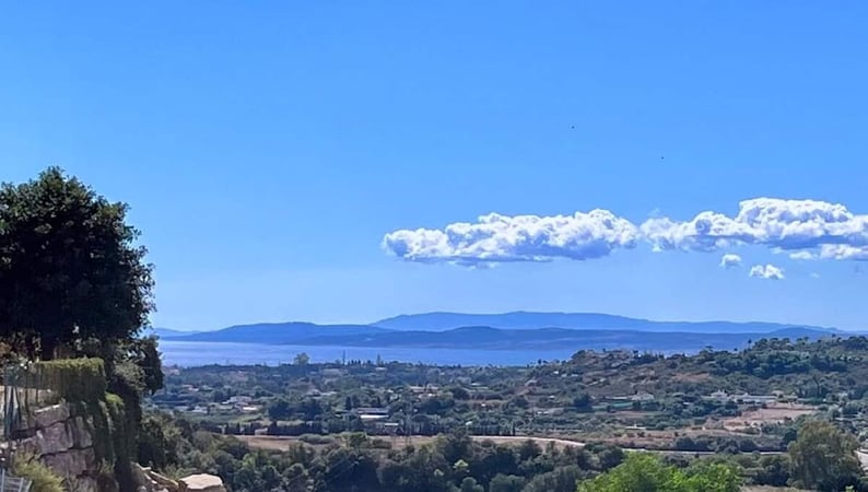 Land in Estepona - view 1