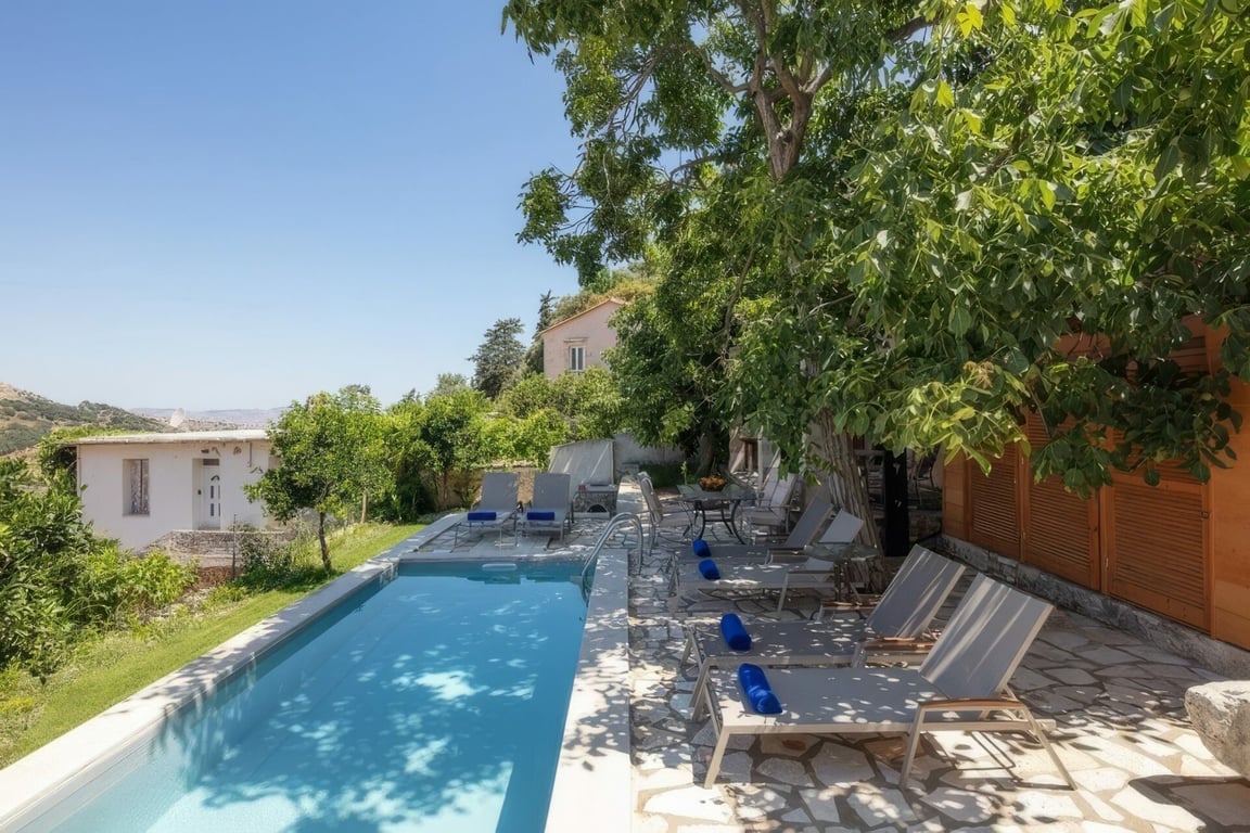 Villa in Argyroupoli - Image 3