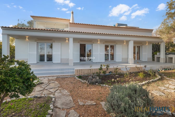 Villa in Loule - view 1