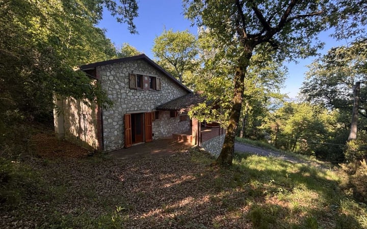 House in San Feliciano - view 1