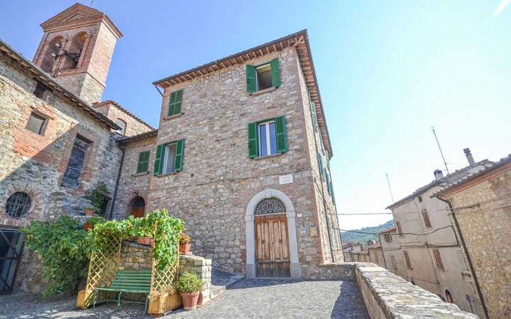 House in Fabro - view 1