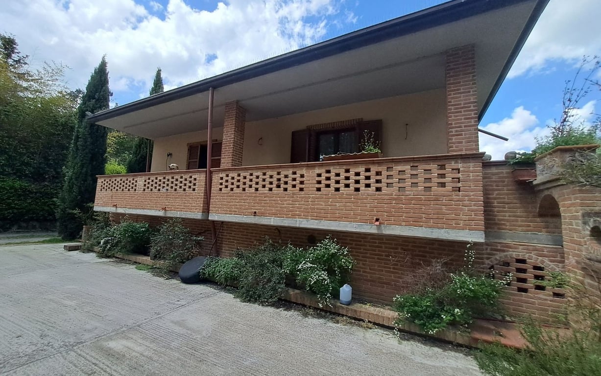 House in Maranzano - Image 2