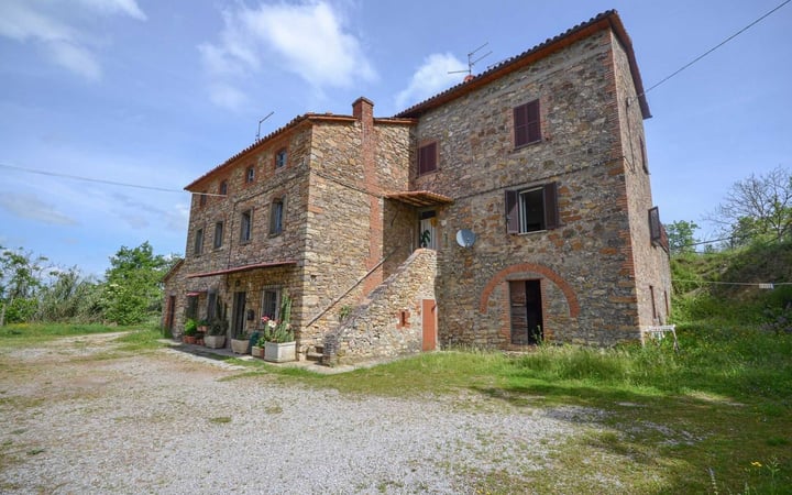 House in Parrano - view 1