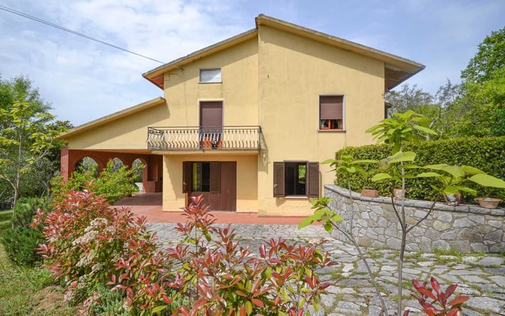 House in Faiolo - view 1