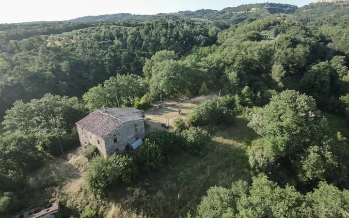 House in Monteleone d'Orvieto - view 1