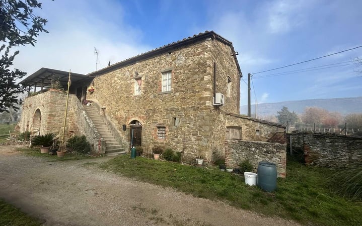 House in Tuoro sul Trasimeno - view 1