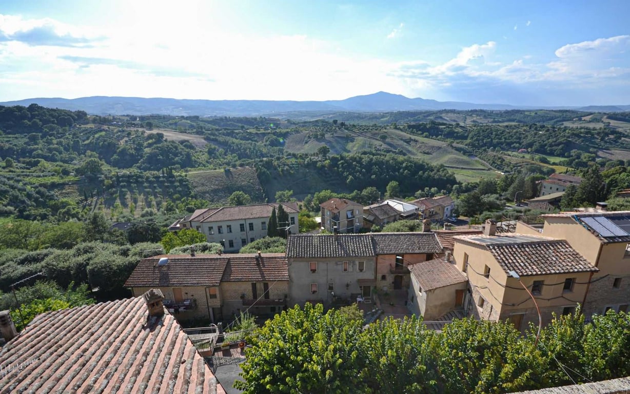 House in Fabro - Image 4