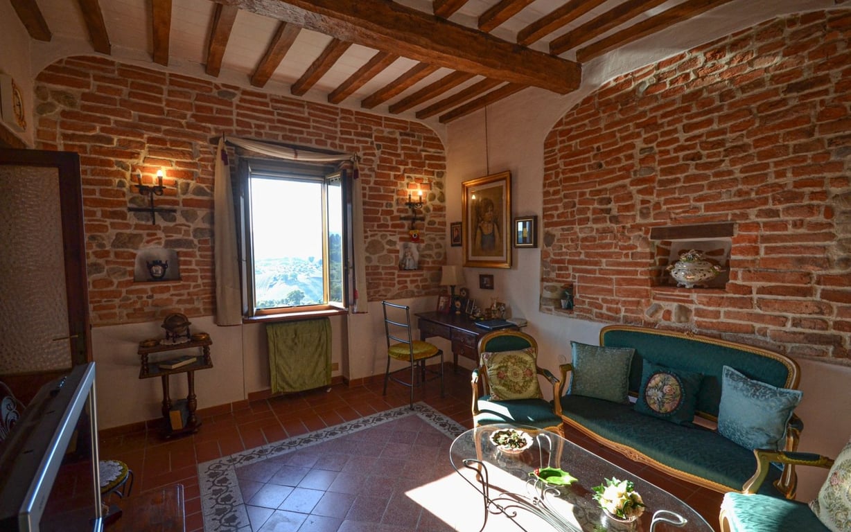 House in Fabro - Image 5