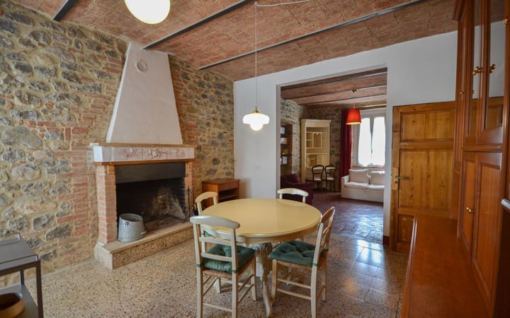 House in San Lorenzo Nuovo - view 1