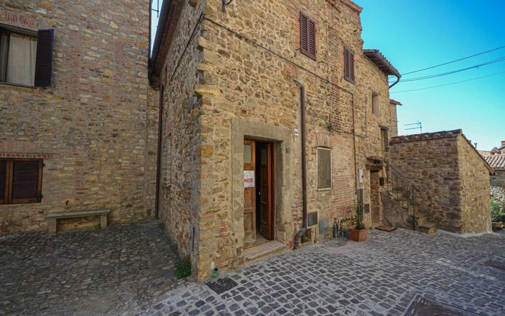 House in Parrano - view 1