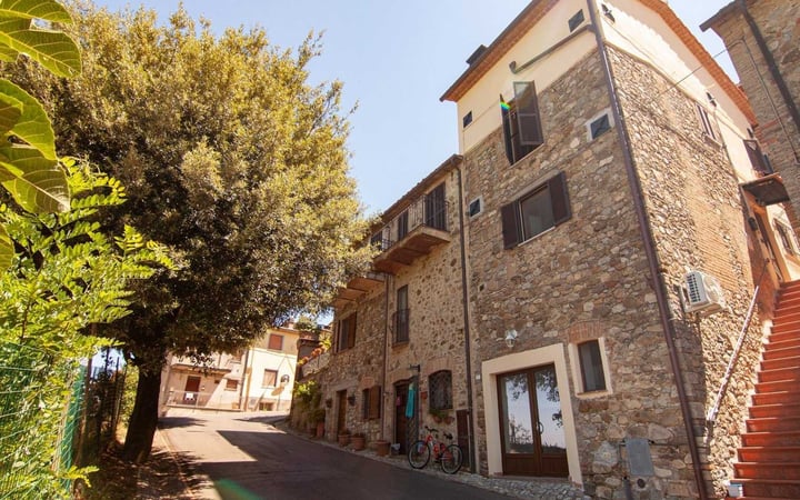 House in Fabro - view 1