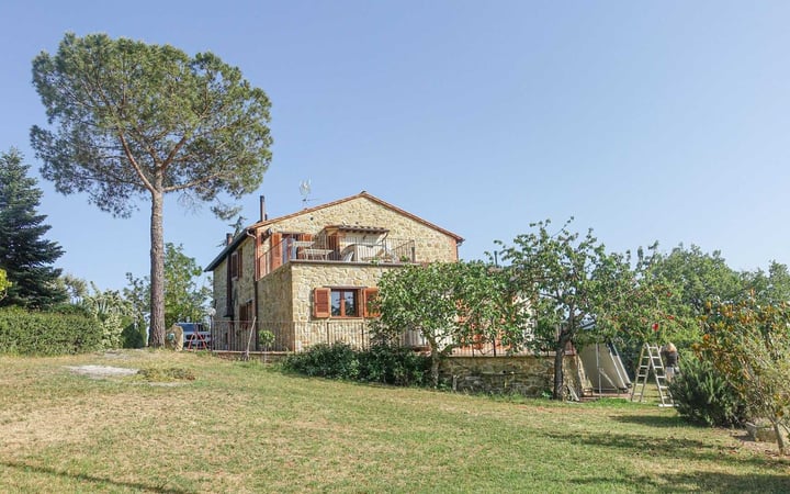 House in Viale - view 1