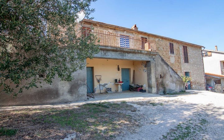 House in Passignano sul Trasimeno - view 1