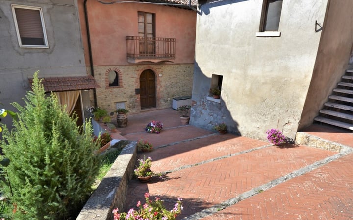 House in Fabro - view 1