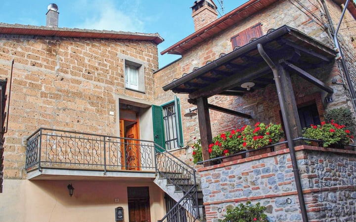 House in Monteleone d'Orvieto - view 1