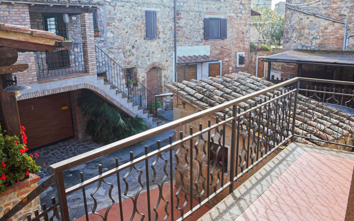 House in Monteleone d'Orvieto - Image 3