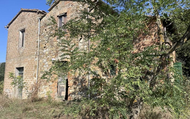 House in Ficulle - view 1