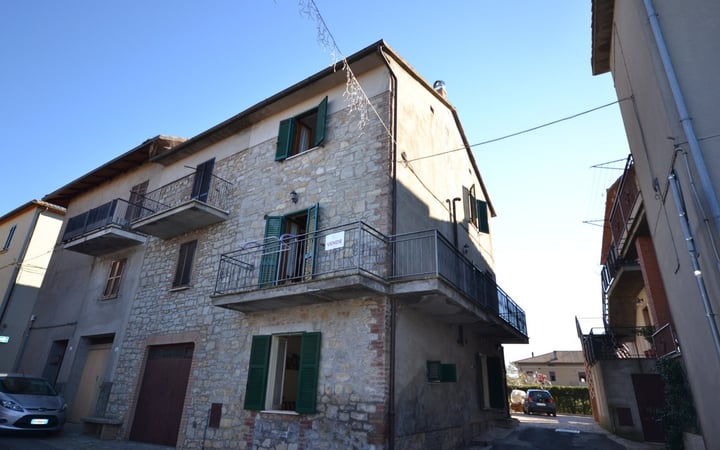 House in Montegabbione - view 1