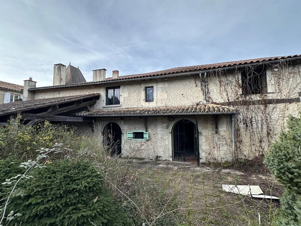 House in Neuvic - view 1