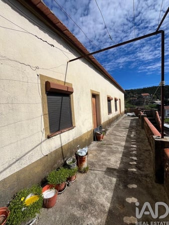 House in Alvito da Beira - view 1