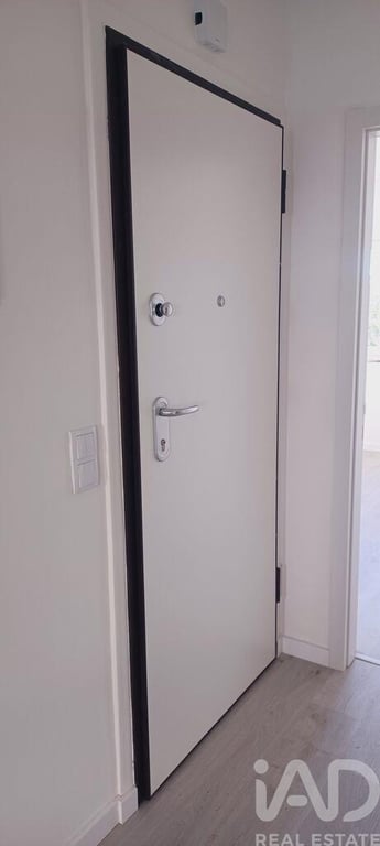 Apartment in Barreiro - Image 2