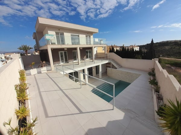 Villa in El Altet - view 1