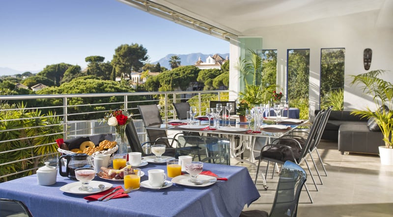 Villa in Marbella Del Este - view 1