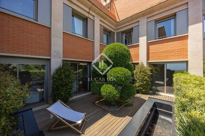 House in Barcelona - view 1