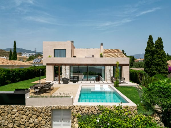 Villa in Benahavis - view 1
