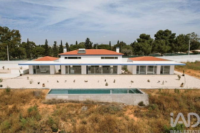 House in Ferragudo - view 1