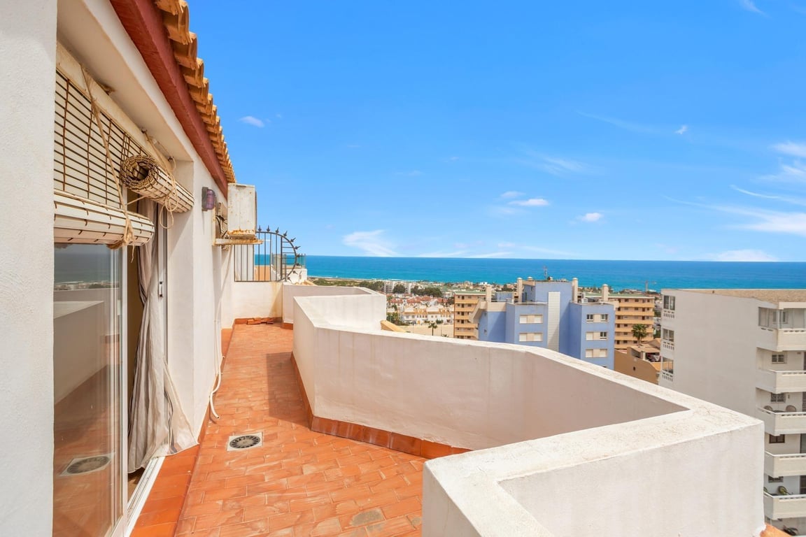 Apartment in Torrevieja - Image 2