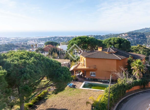 House in Cabrils - view 1