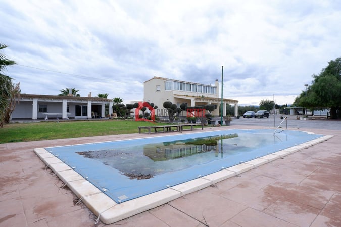 Villa in Sagunto - view 1