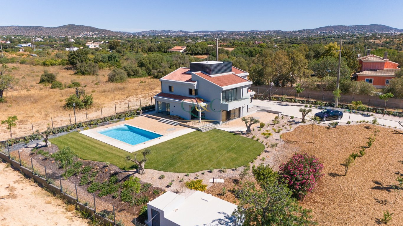 Villa in Quarteira