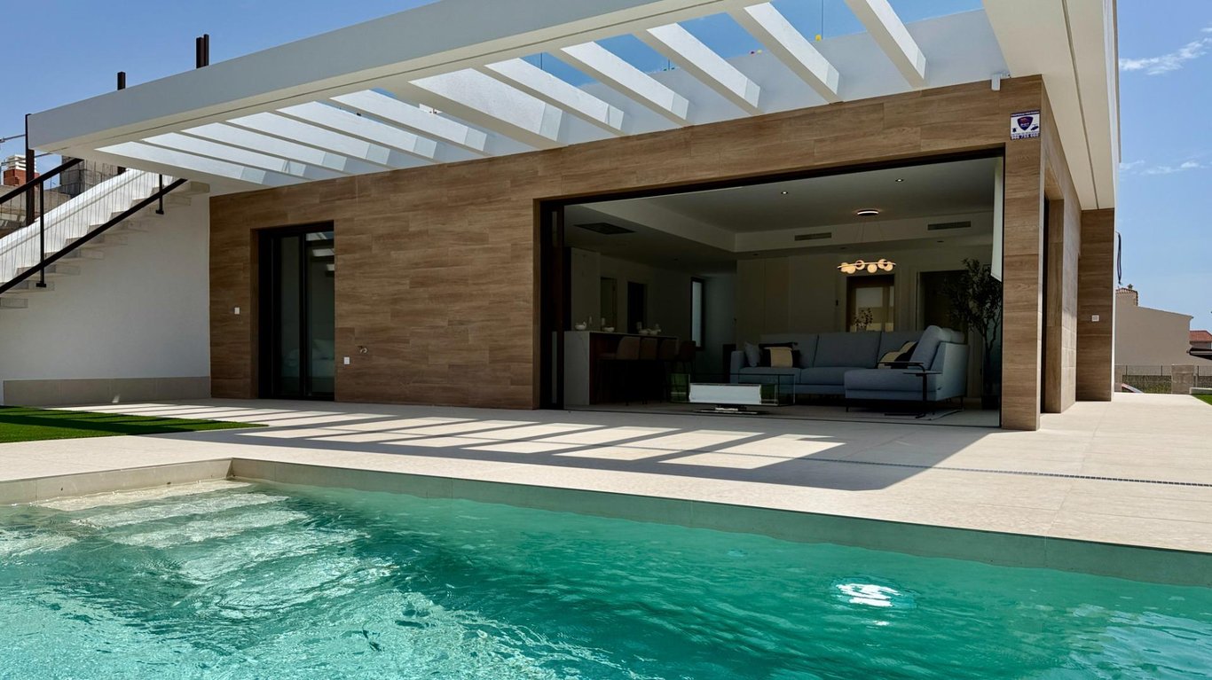 Villa in Los Alcazares - Image 2