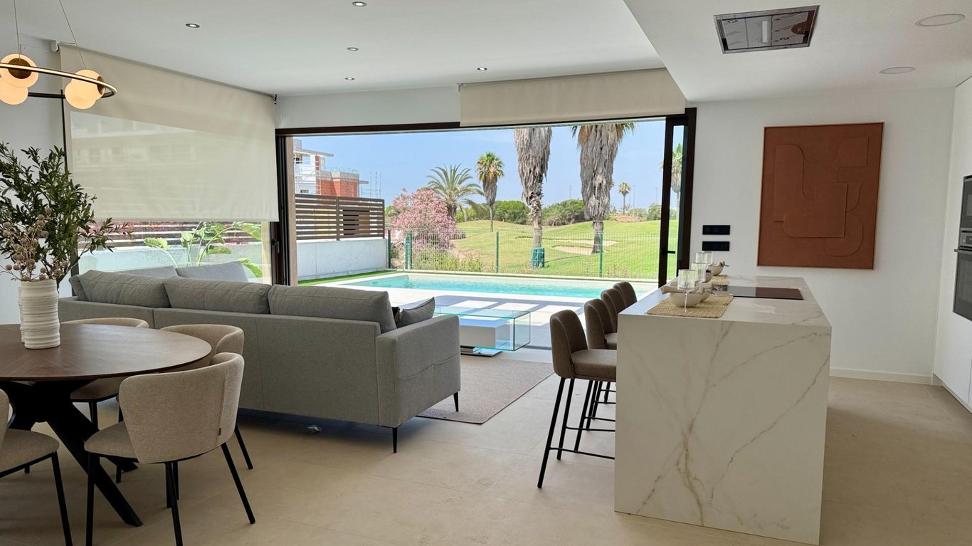 Villa in Los Alcazares - Image 4